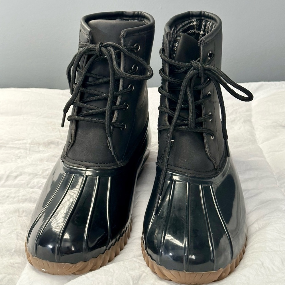 Charles Albert Vegan 
Black Duck Boots